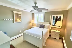 102 Half Moon Cir, Hypoluxo, FL 33462 - Photo 37