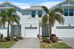 341 SE Halifax Ln, Stuart, FL 34994 - Photo 1