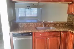 3710 Whitehall Dr, West Palm Beach, FL 33401 - Photo 5