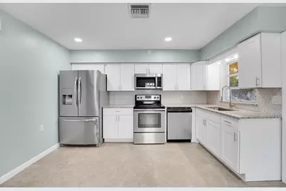 302 W Arbor Avenue, Port Saint Lucie, FL 34952 - Photo 9