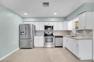 302 W Arbor Ave, Port Saint Lucie, FL 34952 - Photo 9