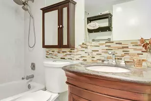 400 Village Green Cir W, Lake Worth Beach, FL 33461 - Photo 15