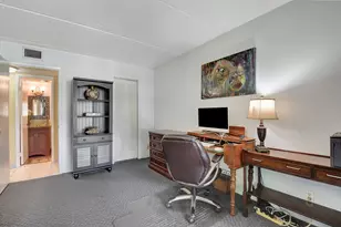 400 Village Green Cir W, Lake Worth Beach, FL 33461 - Photo 17