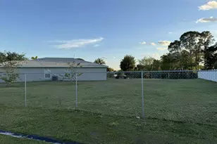 425 NW Hutchins St, Port Saint Lucie, FL 34983 - Photo 5