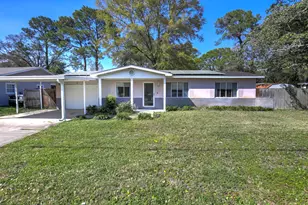 607 Hollywood Blvd E, Mary Esther, FL 32569 - Photo 1