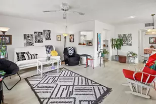 560 Horizons W, Boynton Beach, FL 33435 - Photo 3