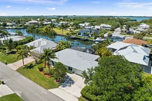 139 Commonwealth Ct, Hutchinson Island, FL 34949 - Photo 7