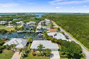 139 Commonwealth Ct, Hutchinson Island, FL 34949 - Photo 5