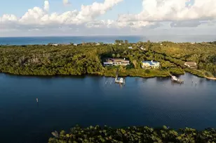 100 Harbor Way, Jupiter Island, FL 33455 - Photo 11