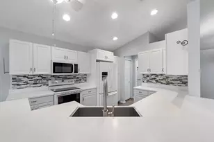 8045 SE Morningwood Pl, Hobe Sound, FL 33455 - Photo 5