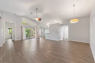 8045 SE Morningwood Pl, Hobe Sound, FL 33455 - Photo 11