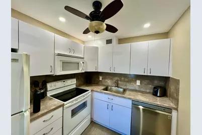 4015 Islewood D, Deerfield Beach, FL 33442 - Photo 3