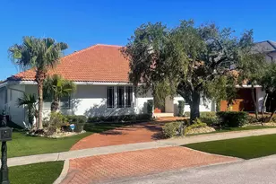 885 NE Mulberry Dr, Boca Raton, FL 33487 - Photo 3