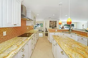 885 NE Mulberry Dr, Boca Raton, FL 33487 - Photo 5