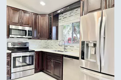 7608 Pinewalk Drive #127, Margate, FL 33063 - Photo 15