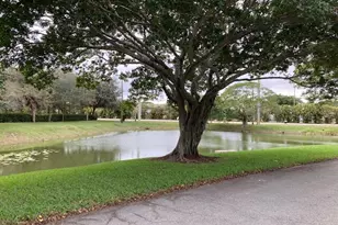 2820 Tennis Club Dr, West Palm Beach, FL 33417 - Photo 19