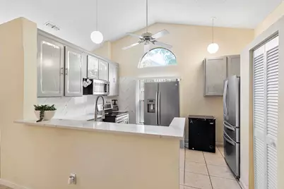 904 Magniola Avenue, Pompano Beach, FL 33068 - Photo 11