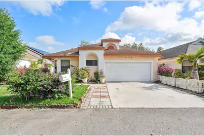 904 Magniola Avenue, Pompano Beach, FL 33068 - Photo 1