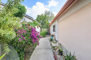 904 Magniola Ave, Pompano Beach, FL 33068 - Photo 3