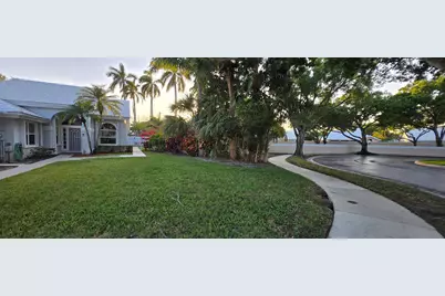 2285 Saratoga Lane, West Palm Beach, FL 33409 - Photo 3