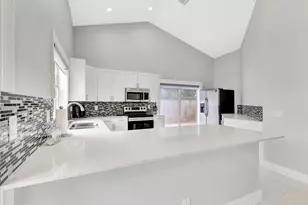 7 Wyndham Ln, Palm Beach Gardens, FL 33418 - Photo 17