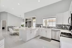 7 Wyndham Ln, Palm Beach Gardens, FL 33418 - Photo 19