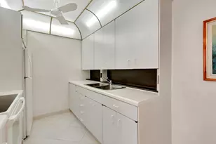 2043 Cambridge C, Deerfield Beach, FL 33442 - Photo 9
