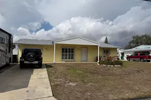 880 SE Degan Dr, Port Saint Lucie, FL 34983 - Photo 1