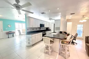 880 SE Degan Dr, Port Saint Lucie, FL 34983 - Photo 5