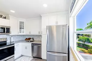 30 Colonial Club Dr, Boynton Beach, FL 33435 - Photo 5