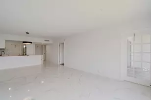 3050 N Palm Aire Dr, Pompano Beach, FL 33069 - Photo 25