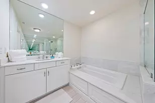 432 Bay Colony Dr N, Juno Beach, FL 33408 - Photo 17