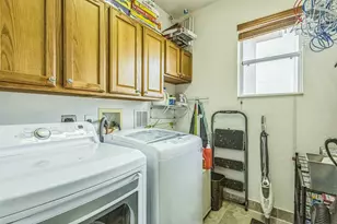 694 Cresta Cir, West Palm Beach, FL 33413 - Photo 27