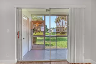 2894 Crosley Dr E, West Palm Beach, FL 33415 - Photo 15