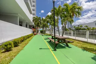 137 Golden Isles Dr, Hallandale Beach, FL 33009 - Photo 37