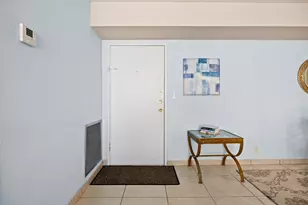 137 Golden Isles Dr, Hallandale Beach, FL 33009 - Photo 25