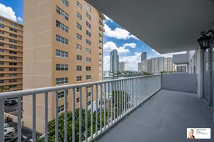 137 Golden Isles Dr, Hallandale Beach, FL 33009 - Photo 9