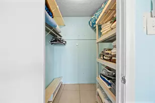 137 Golden Isles Dr, Hallandale Beach, FL 33009 - Photo 15