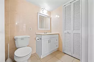 137 Golden Isles Dr, Hallandale Beach, FL 33009 - Photo 21