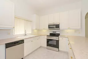 600 NW Lambrusco Dr, Port Saint Lucie, FL 34986 - Photo 15