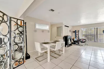 566 SE Floresta Drive, Port Saint Lucie, FL 34983 - Photo 11