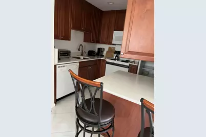 457 Flanders J #457, Delray Beach, FL  - Photo 3