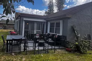 112 NE Caprona Ave, Port Saint Lucie, FL 34983 - Photo 11