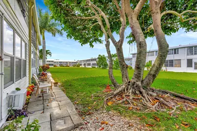 107 Sheffield E, West Palm Beach, FL 33417 - Photo 23