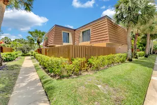 3050 30th Ct, Jupiter, FL 33477 - Photo 3