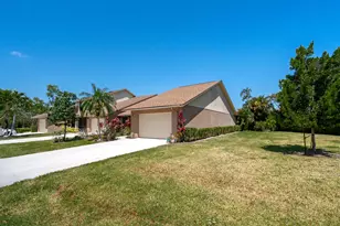11909 Donlin Dr, Wellington, FL 33414 - Photo 5