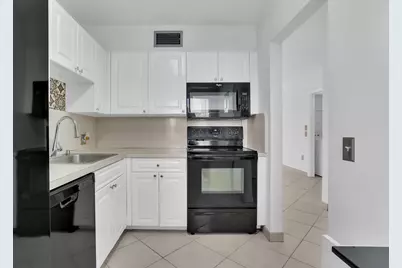 4290 Deste Court #301, Lake Worth, FL 33467 - Photo 5