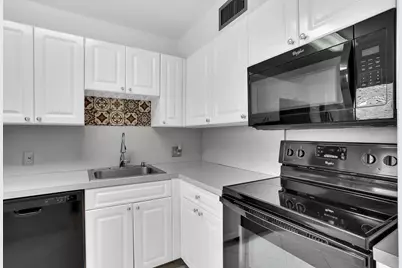4290 Deste Court #301, Lake Worth, FL 33467 - Photo 9