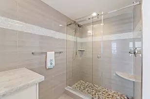 5480 N Ocean Dr, Riviera Beach, FL 33404 - Photo 25