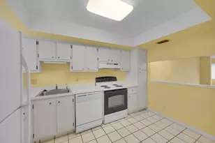 3154 Via Poinciana, Lake Worth, FL 33467 - Photo 3